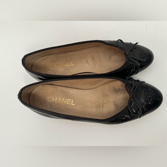 Chanel Black Patent Leather Ballet Flat - Picture 9 of 12